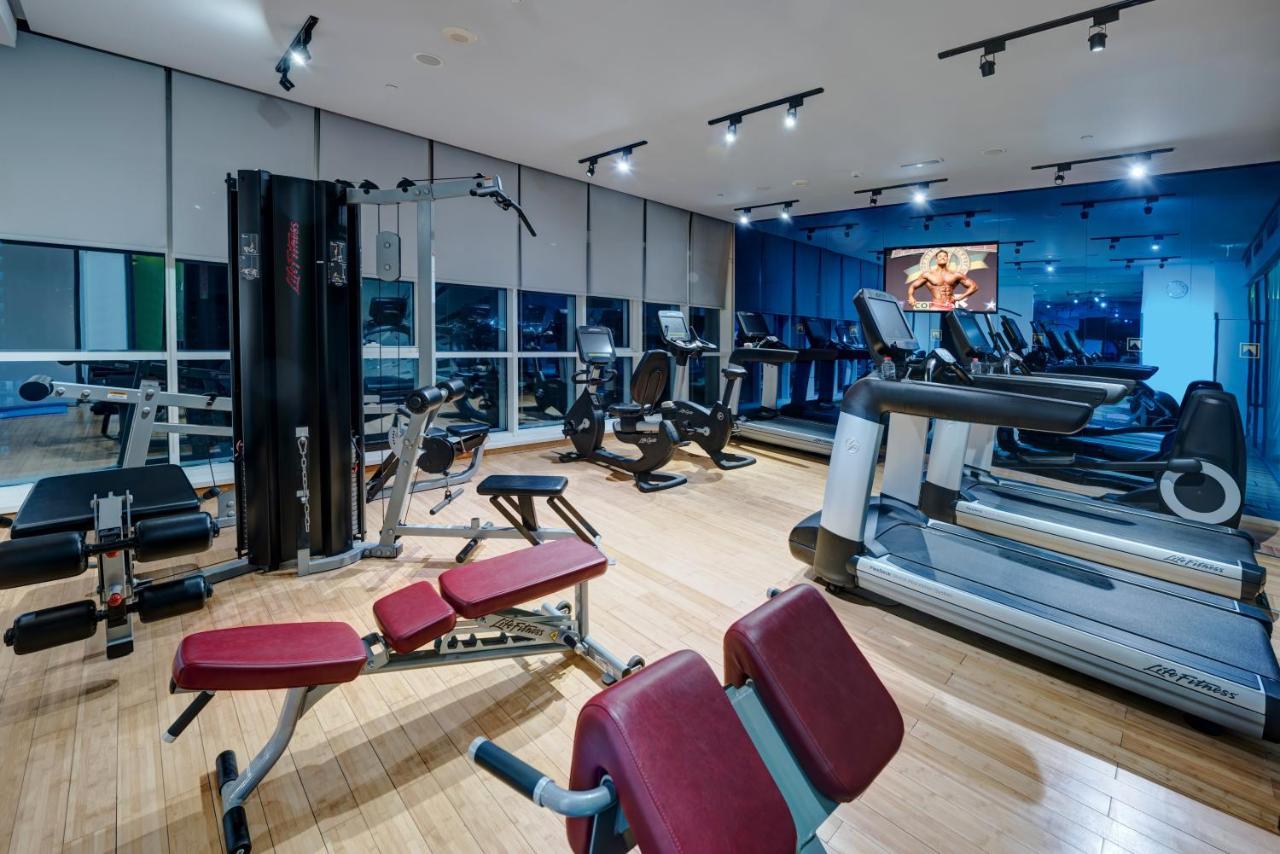 فندق إيه سي تي الشارقة المظهر الخارجي الصورة The gym at the hotel