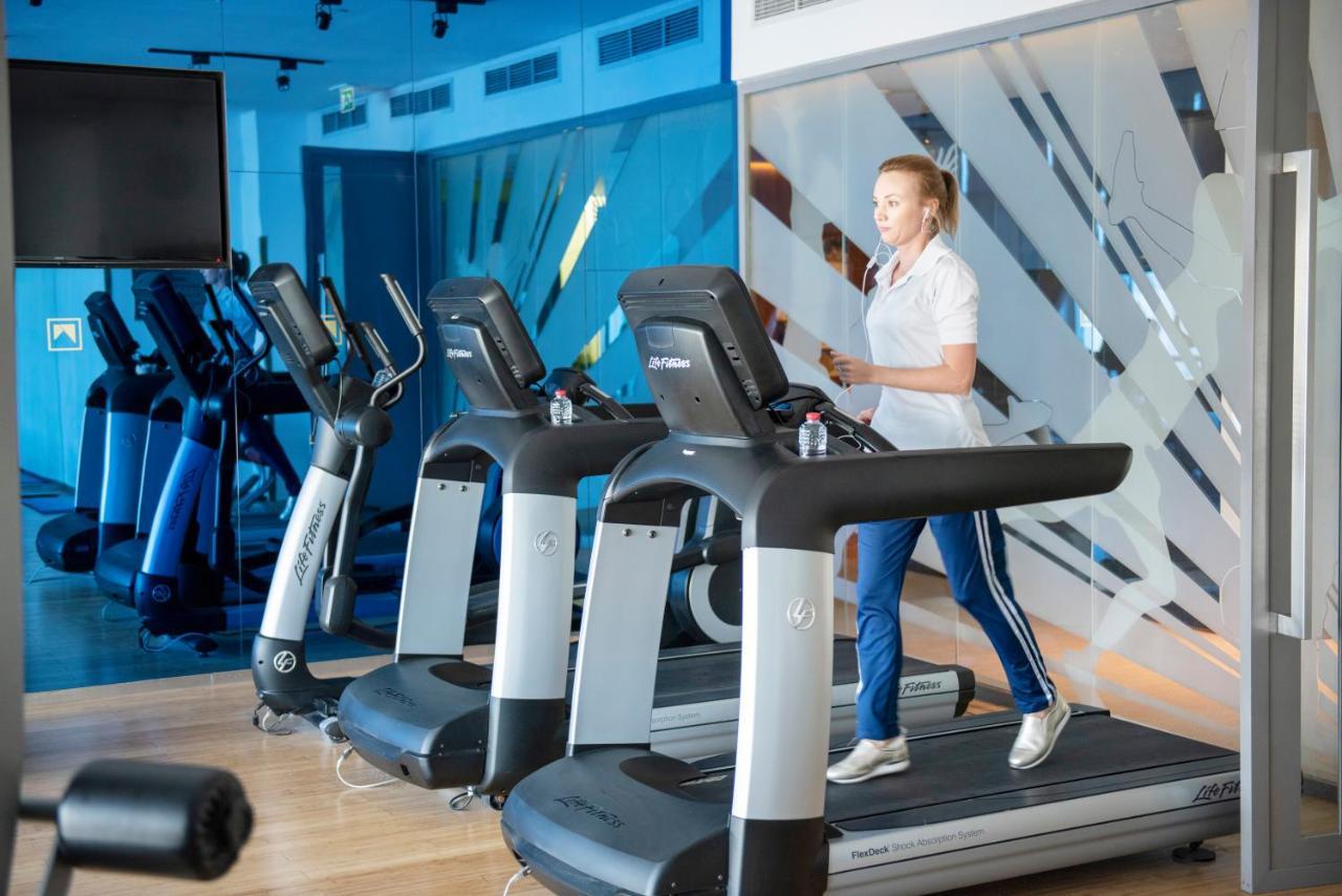 فندق إيه سي تي الشارقة المظهر الخارجي الصورة A treadmill