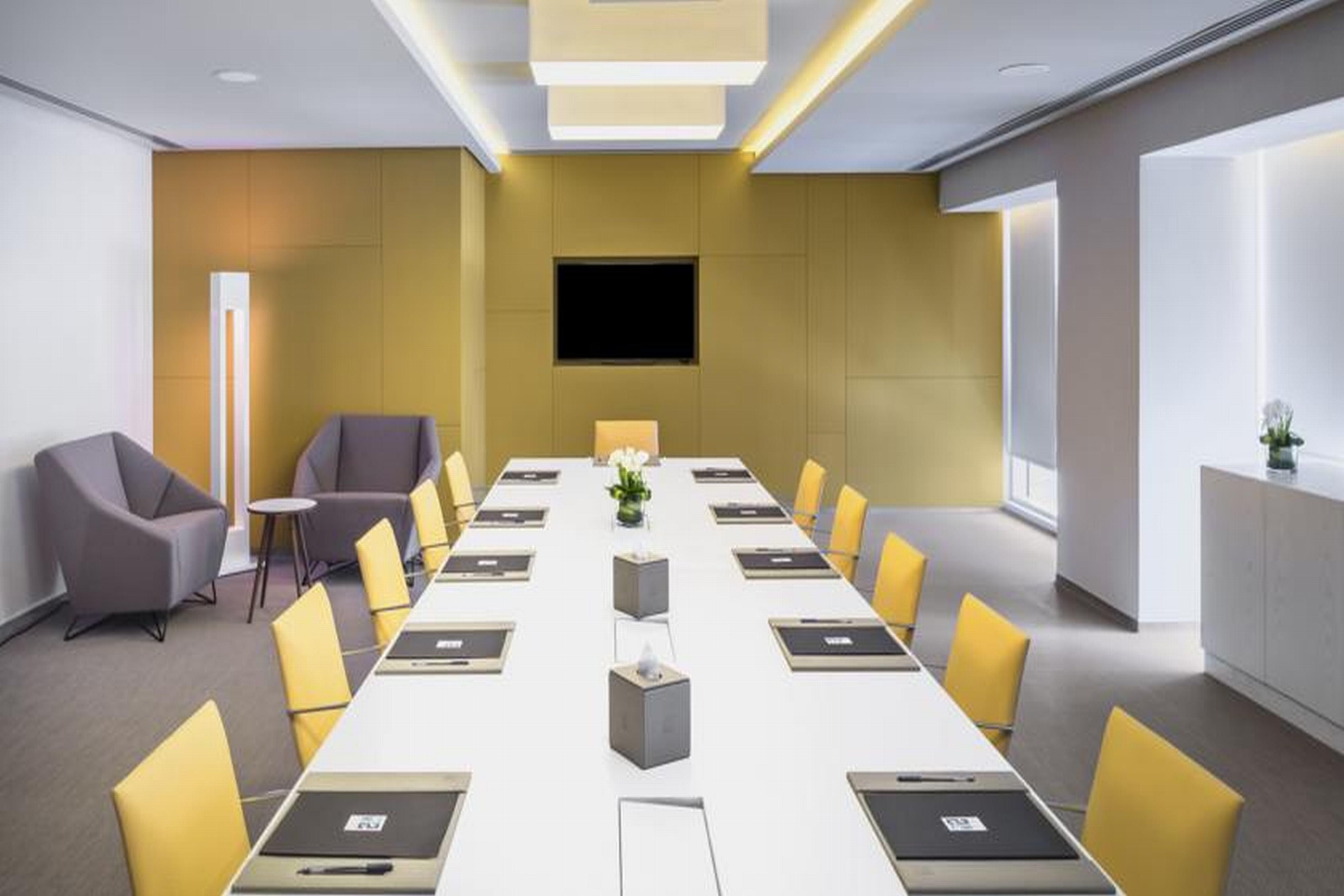 فندق إيه سي تي الشارقة المظهر الخارجي الصورة Meeting room