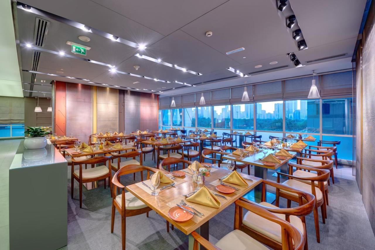 فندق إيه سي تي الشارقة المظهر الخارجي الصورة The interior of the lounge
