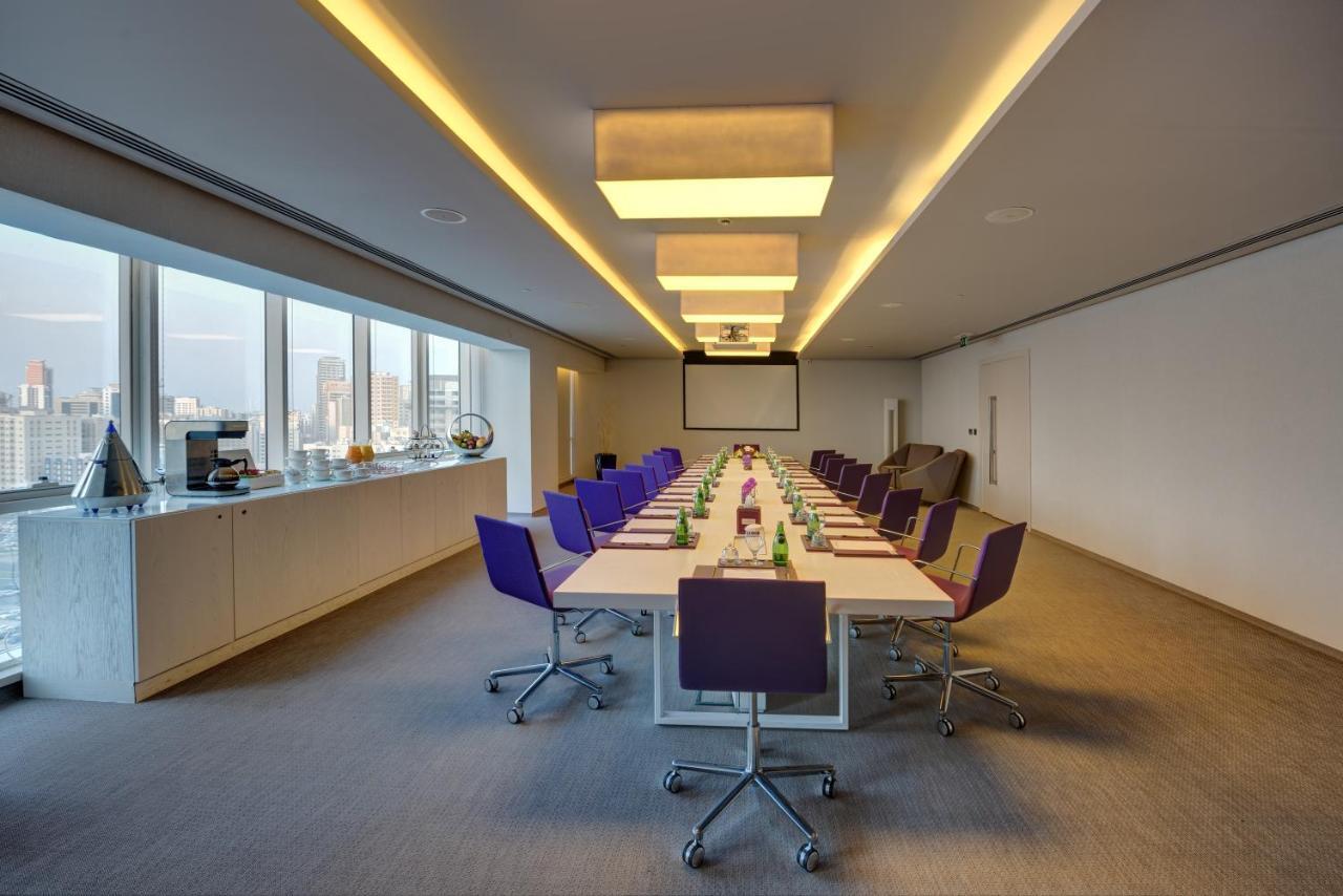 فندق إيه سي تي الشارقة المظهر الخارجي الصورة Meeting room at the hotel